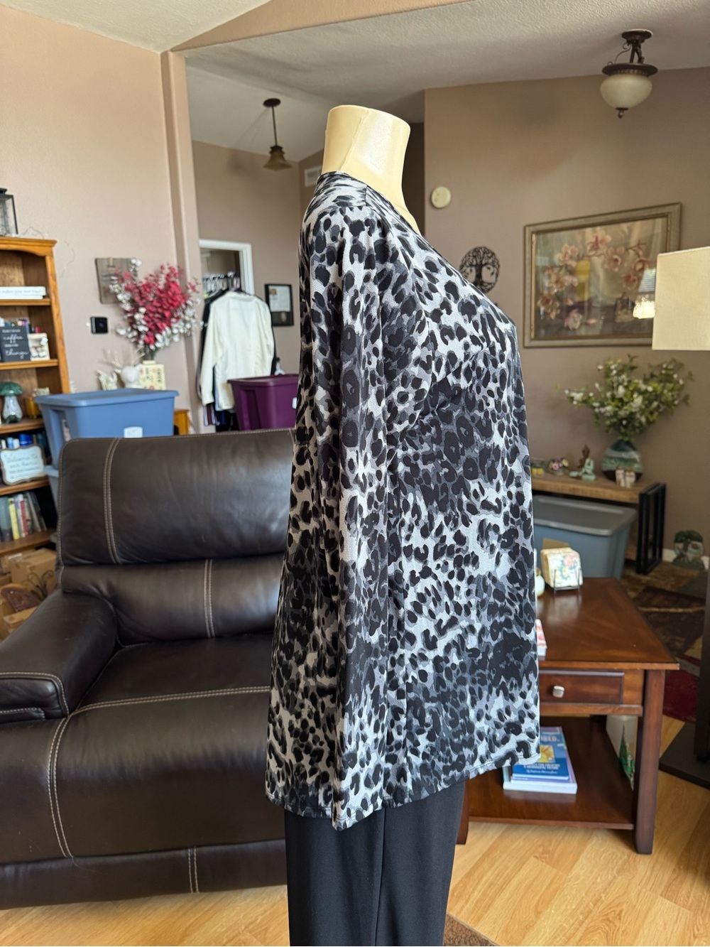 Lularoe black & gray animal print scoop neck tunic-size XL - Picture 7 of 9